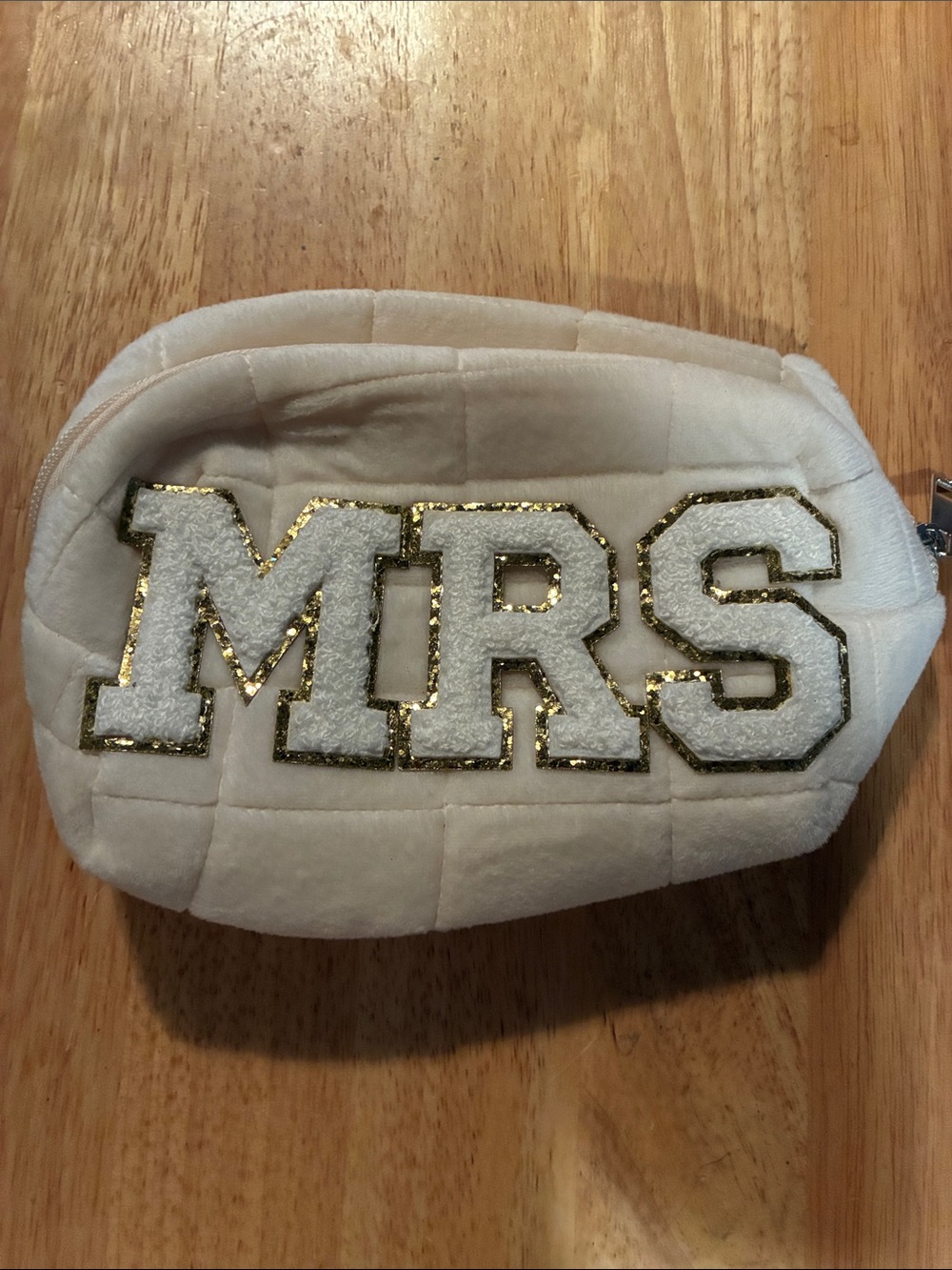 New Without Tags- Quilted Cream 'MRS' Key & Card Holder with Gold Trim